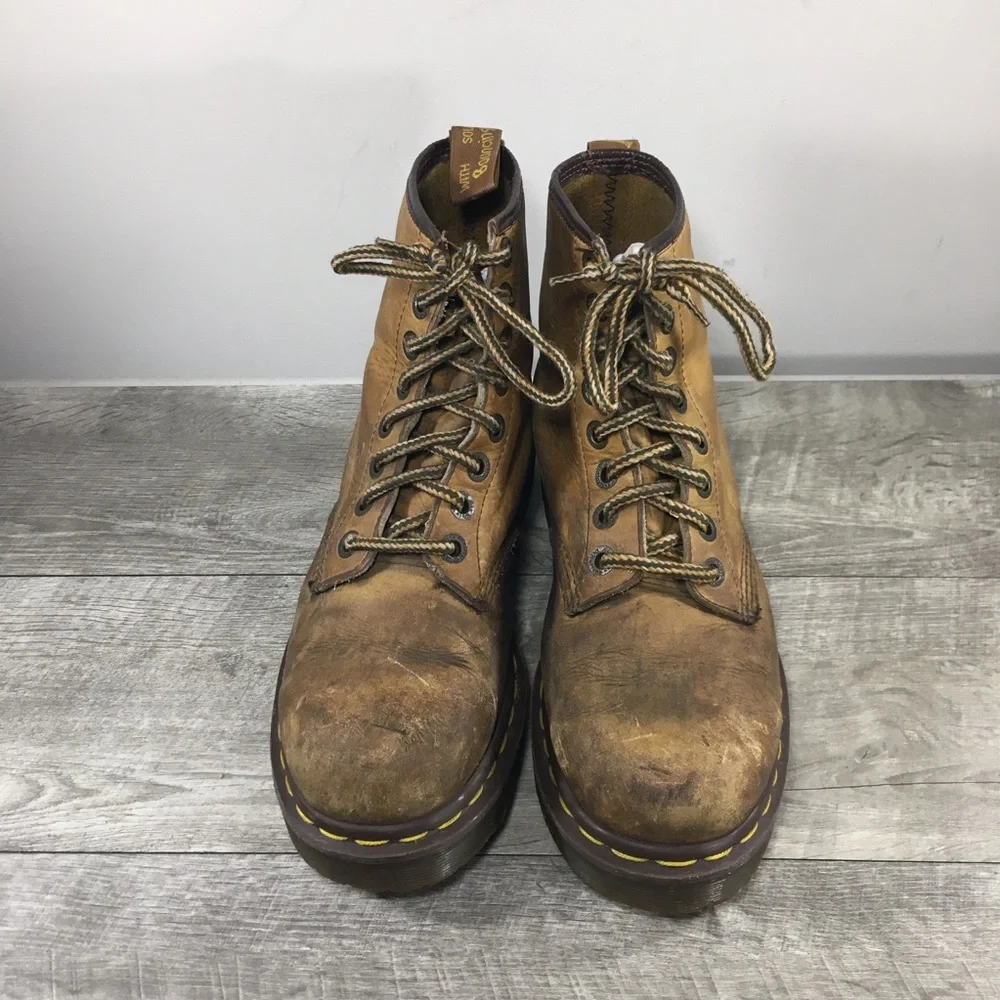 Vintage Docs Dr. Martens 1460 Distressed England Leather Men Combat Punk Boots 8